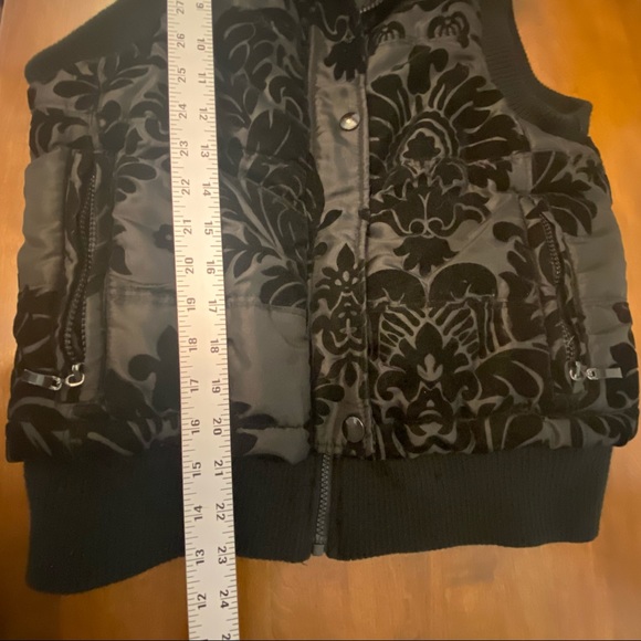 Red Ginger Womens Puffer Vest Size Small Black Zippered Velvet Appliqué - Picture 7 of 9